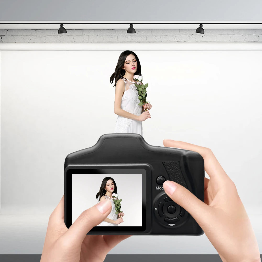 Digital Camera with 2.4 Inch LCD Screen Vlogging Camera Camcorder