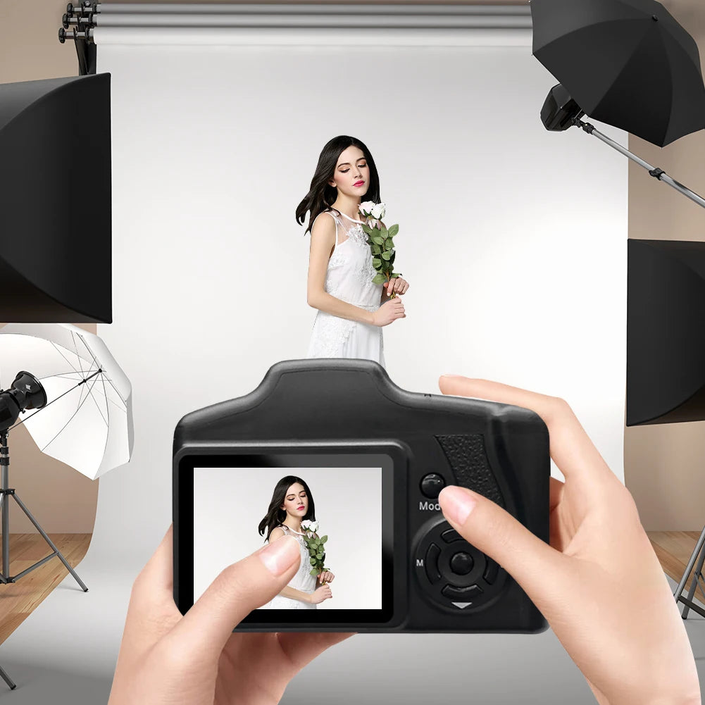 Digital Camera with 2.4 Inch LCD Screen Vlogging Camera Camcorder